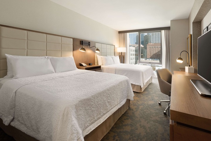 2 Queen Beds (1 of 4)
