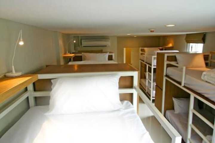 Room 16 of 115