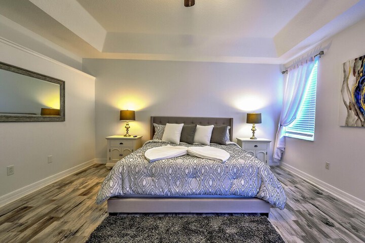 Room 4 of 44