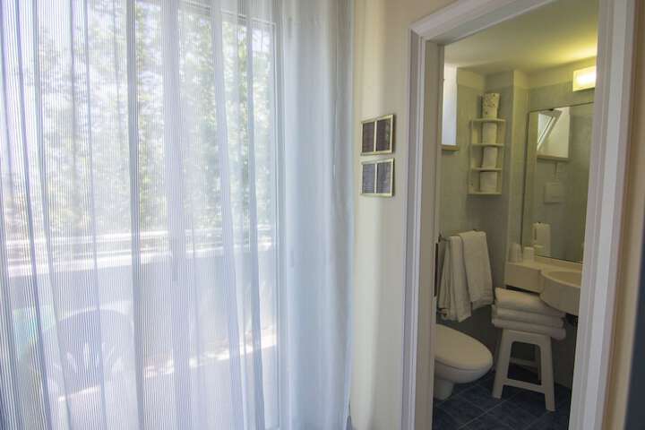 Room 20 of 35