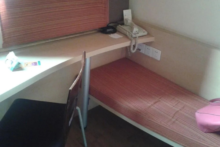 Room 5 of 22