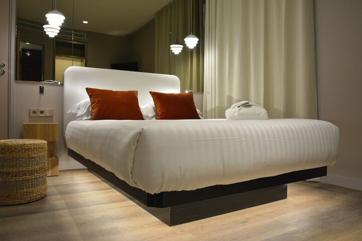 Room 5 of 28