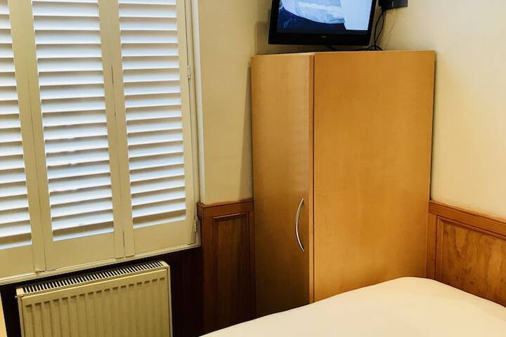Room 14 of 71