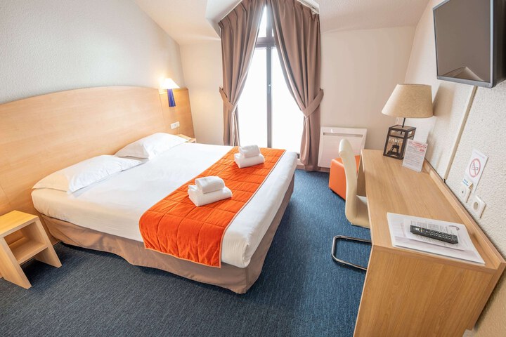 Room 30 of 93