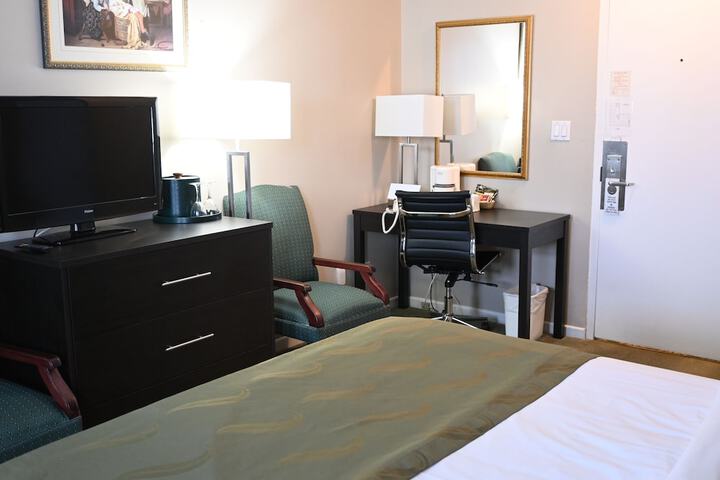 Room 27 of 124