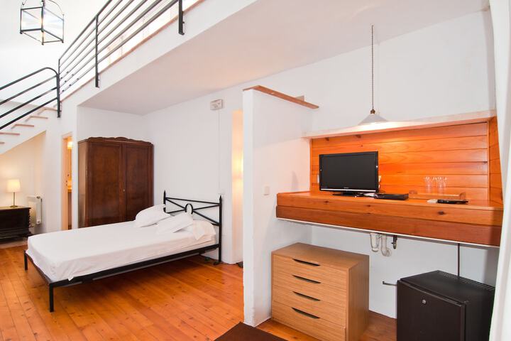 Room 3 of 34