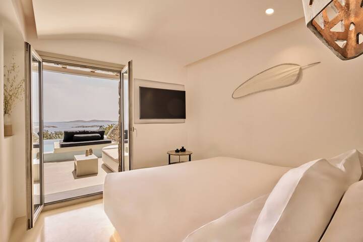 Room 3 of 83