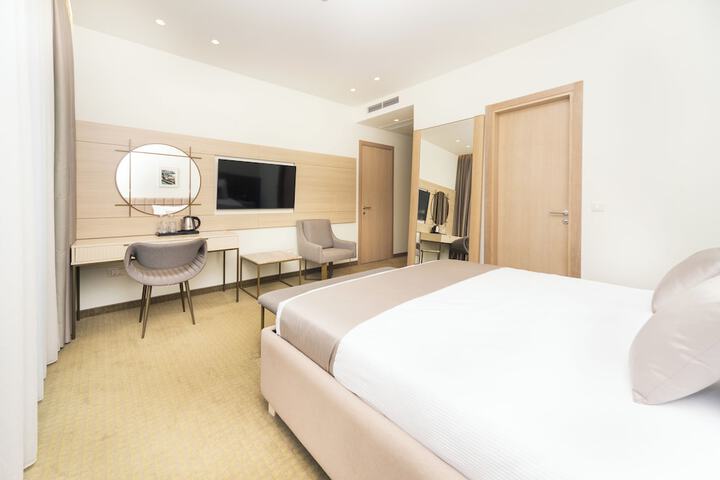 Room 5 of 30