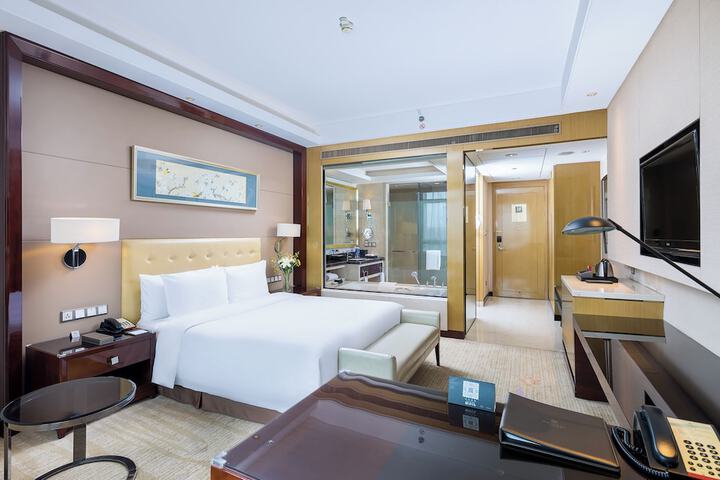 Room 17 of 49