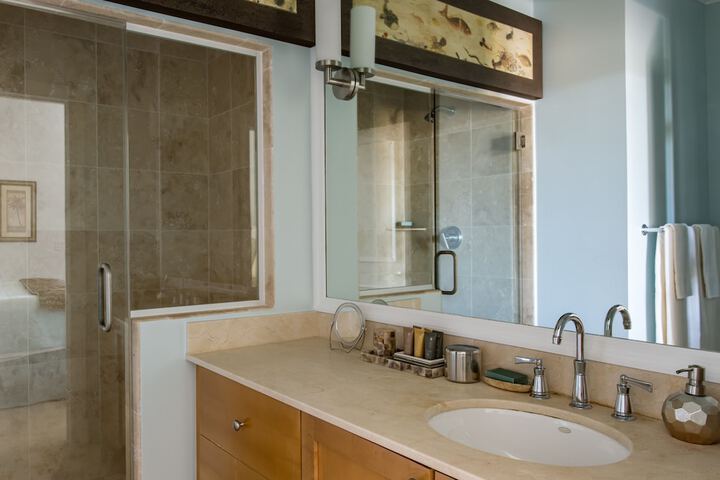 Room 16 of 214