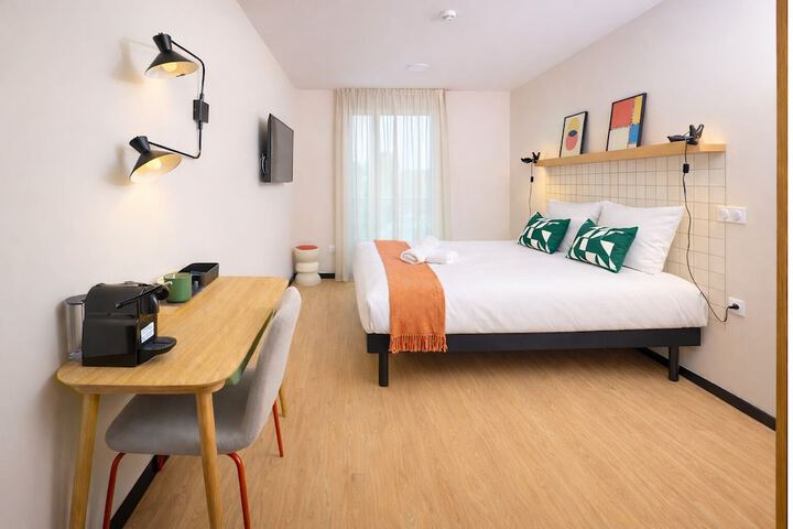 Room 25 of 70