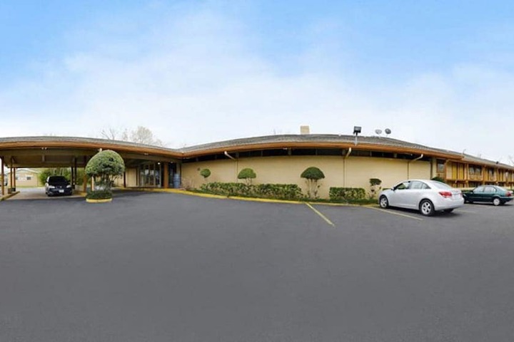 Property Grounds 36 of 36