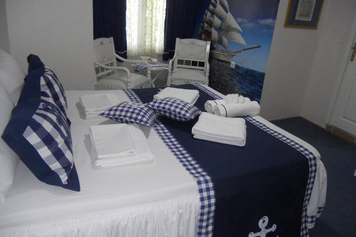 Room 4 of 31