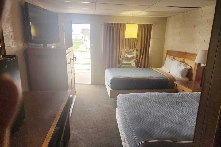 Room 12 of 19