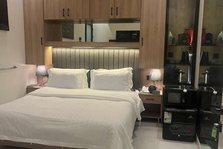 Room 12 of 64