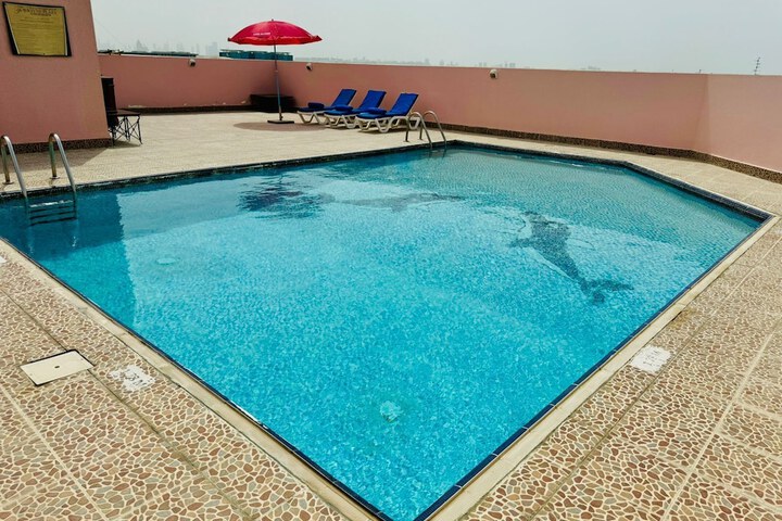 Pools & Facilities