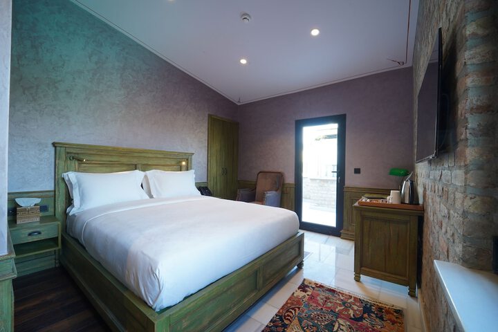 Room 3 of 31
