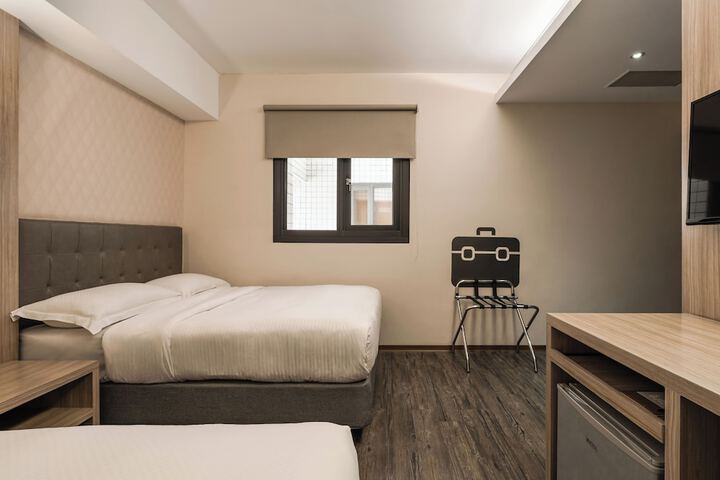 Room 11 of 45