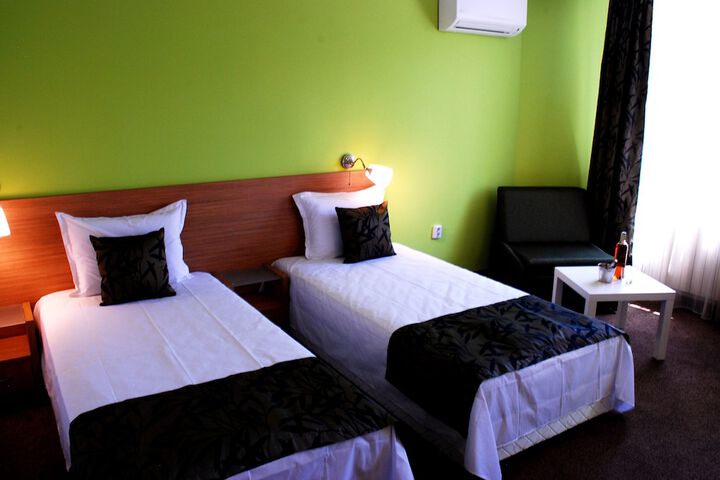 Room 5 of 20
