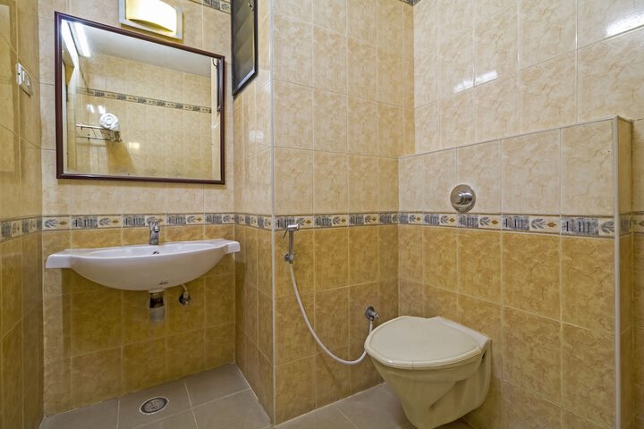 Room 12 of 22