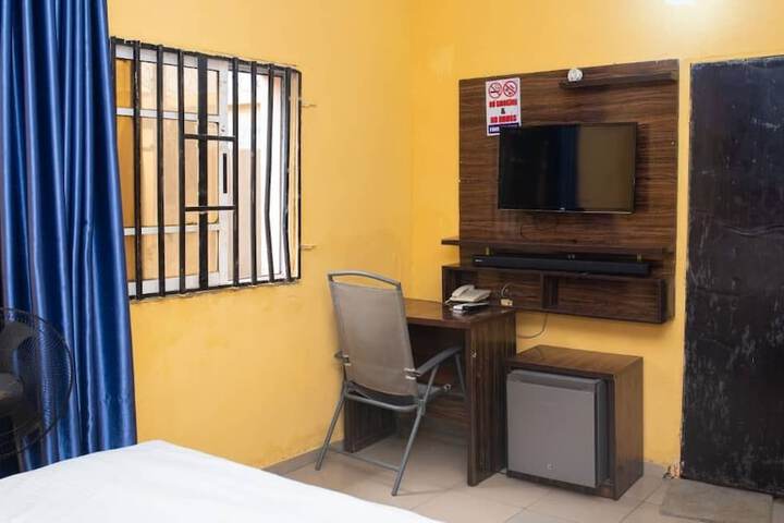 Room 4 of 11