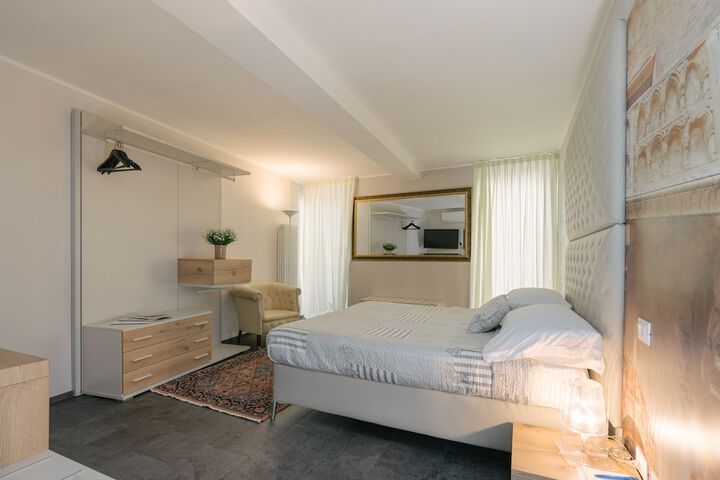 Room 54 of 148