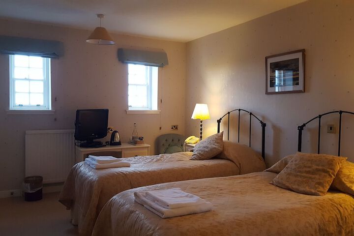 Room 8 of 37