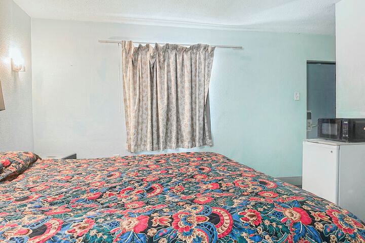 Room 17 of 110