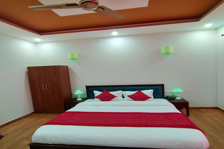 Room 13 of 31