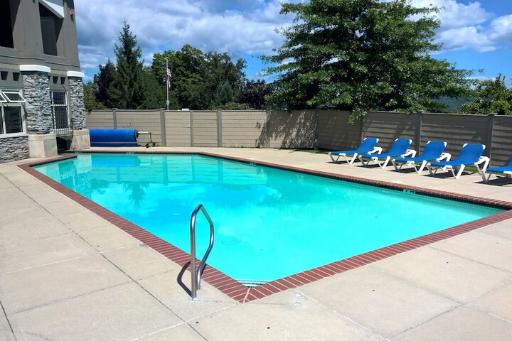 Pool 75 of 83