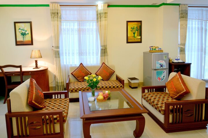 Room 4 of 52
