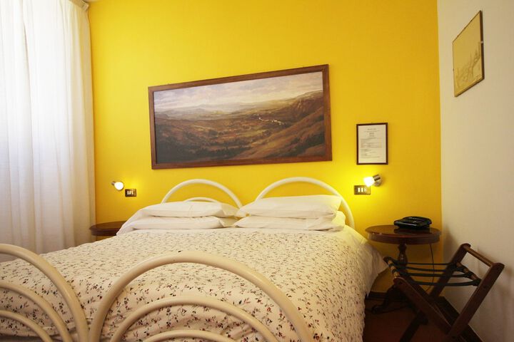 Room 34 of 100