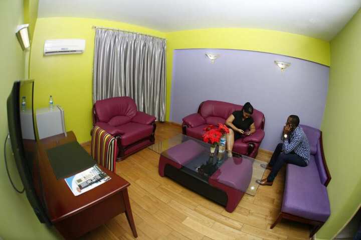 Room 21 of 28