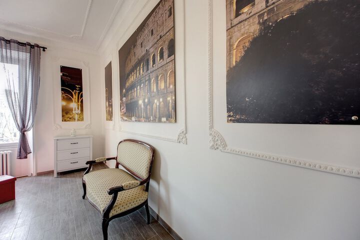 Room 25 of 33