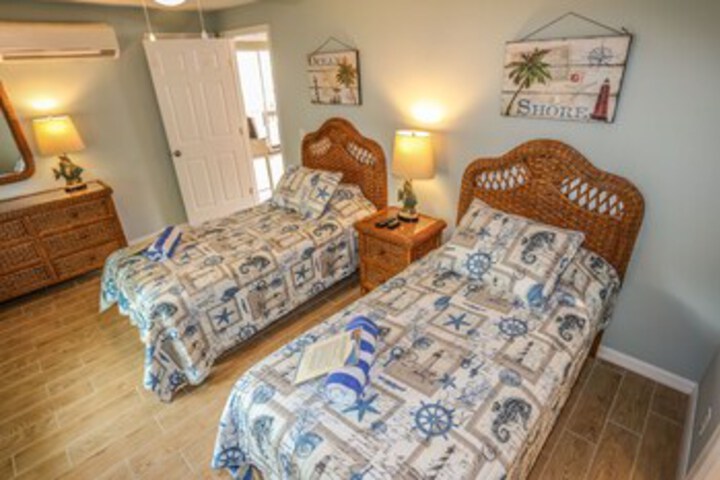 Room 17 of 22