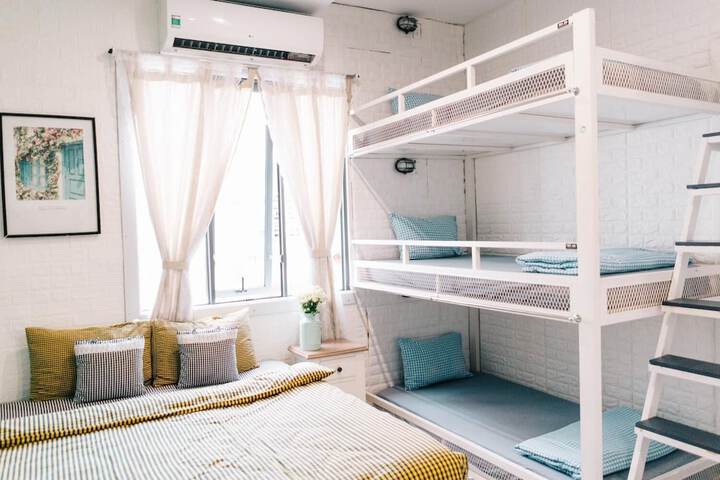 Room 12 of 35