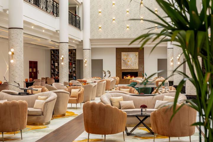 Hotel Interior 4 of 154