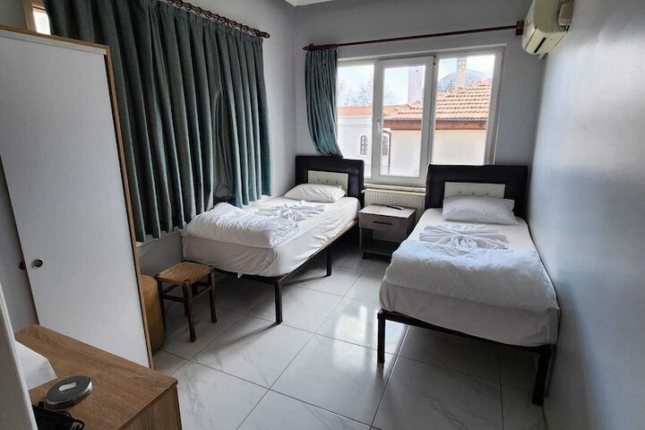 Room 13 of 39