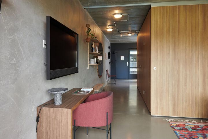 Room 44 of 125