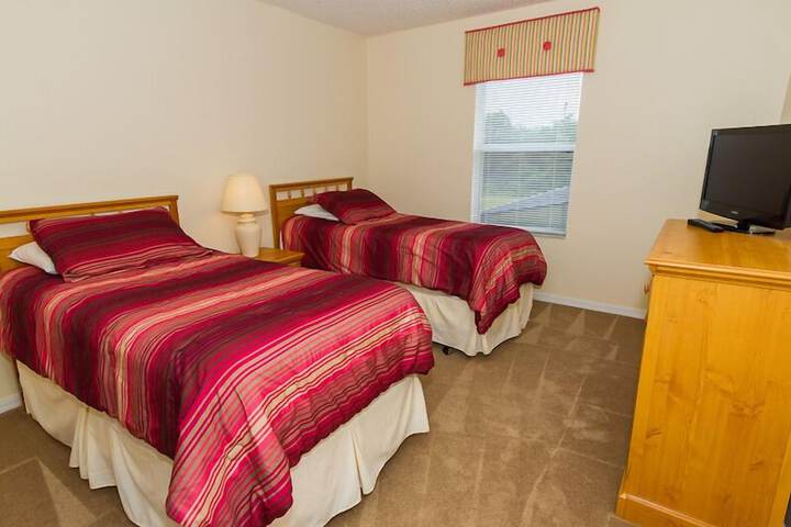 Room 12 of 93