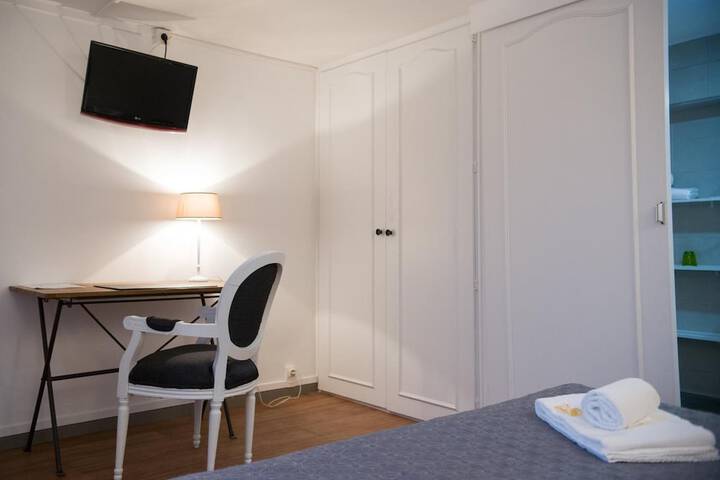 Room 12 of 46