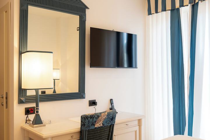 Room 47 of 247