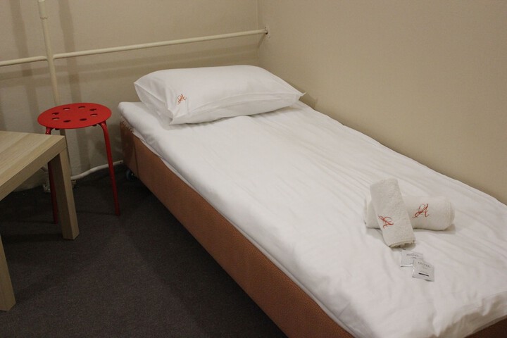 Room 9 of 27