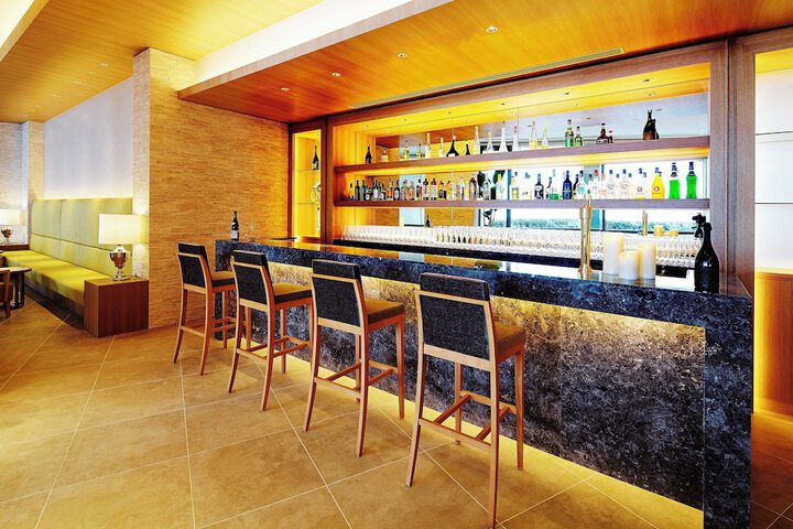 Lounge 100 of 134