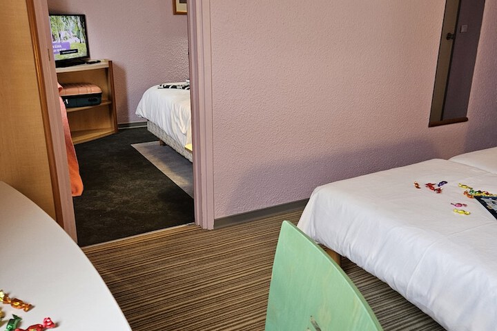 Room 15 of 63