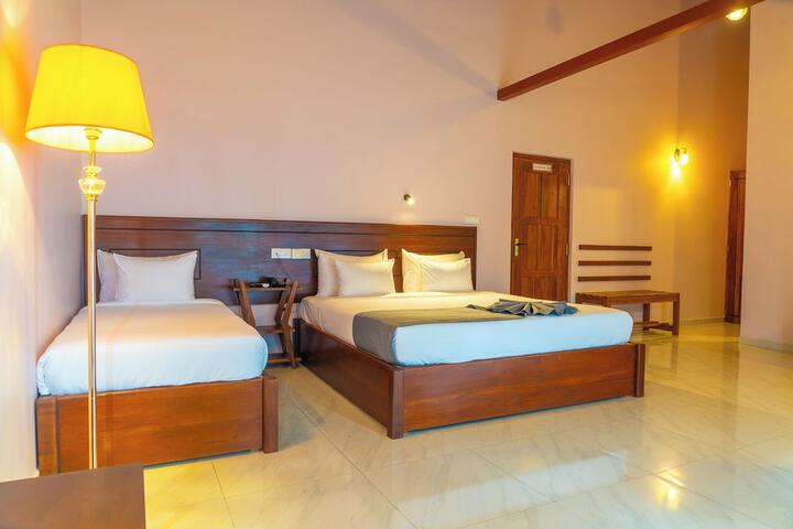 Room 28 of 74