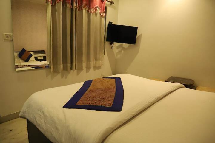 Room 12 of 35