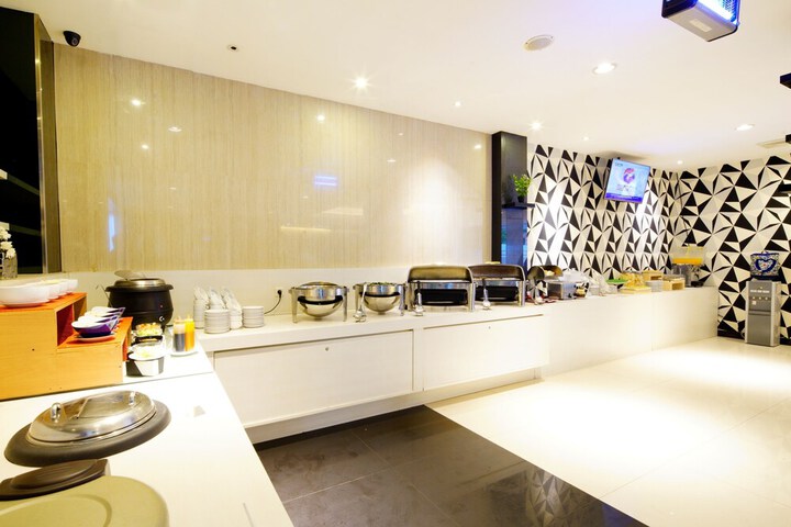 Dining Photos