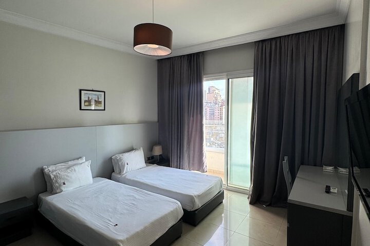 Room 16 of 64