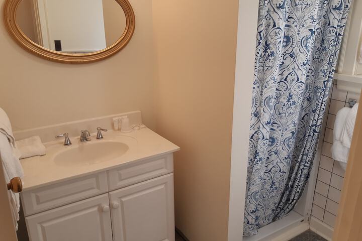 Room 169 of 215